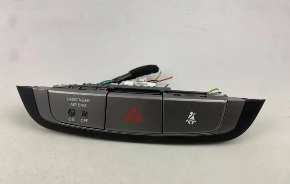 Hyundai ix35 Hazard light switch 937902S100RJ5 93790-2S100RJ5 84740-2S450TJN