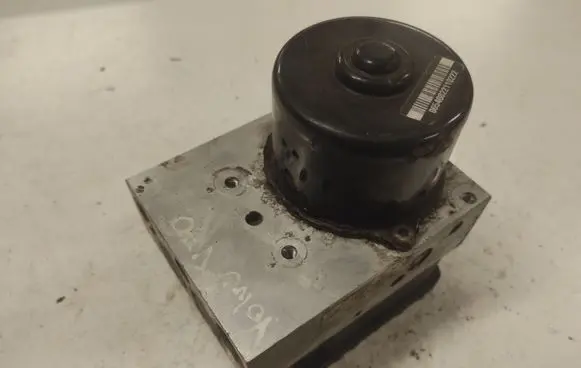 Volvo V70 ABS Pump P08671223 111723 10020403684