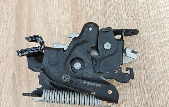 BMW X4 G02 Engine bonnet/hood lock/catch 7347409