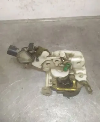 Subaru Legacy Front door lock 5123