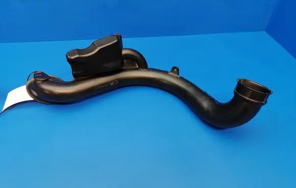 Nissan Note (E11) Air intake hose/pipe 3981027959