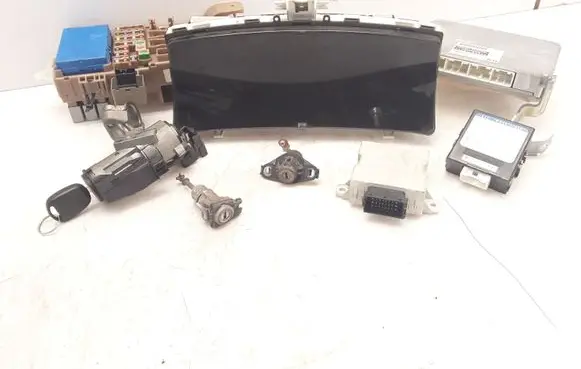 Toyota Corolla E120 E130 Engine ECU kit and lock set 8966102A60 8264102040 8978012140