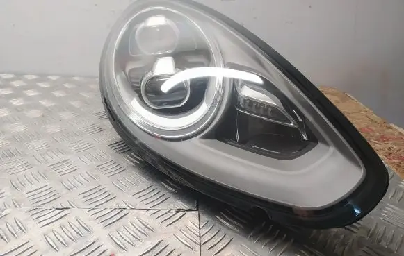 Porsche Panamera (970) Headlight/headlamp 97063117254