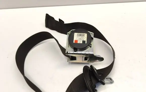 BMW 5 F10 F11 Front seatbelt 610126300B 110218