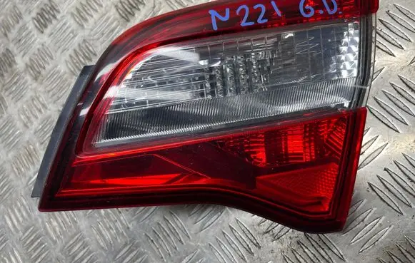 Subaru Legacy Tailgate rear/tail lights