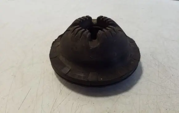 Audi A6 S6 C6 4F Front coil spring rubber mount 4F0412377D