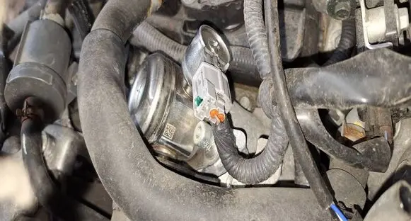 Nissan X-Trail T32 Fuel injection high pressure pump 0261520432