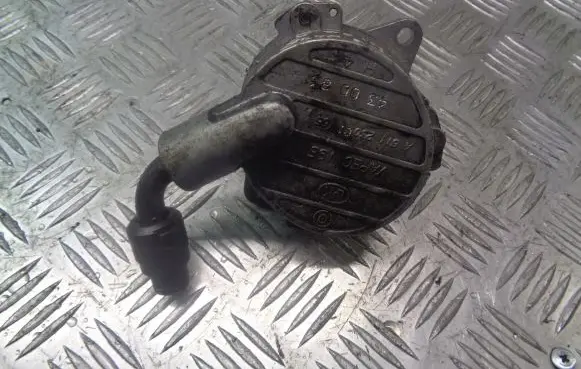Mercedes-Benz Vito Viano W638 Vacuum pump A6112300165