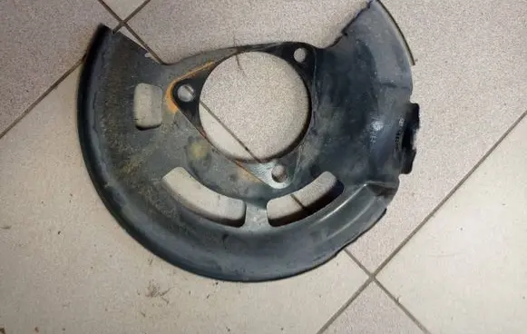 Chevrolet Volt II Front brake disc dust cover plate 13362308