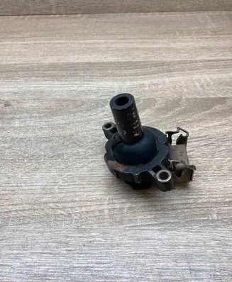 BMW 5 E39 High voltage ignition coil 1748018 11859