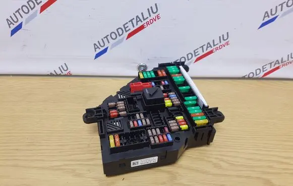 BMW 5 F10 F11 Fuse module 9252813