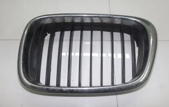BMW 5 E39 Front bumper upper radiator grill 7005837
