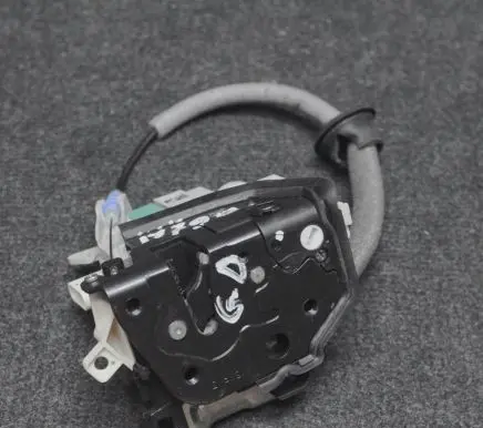Audi A3 S3 8V Rear door lock 8K0839016D