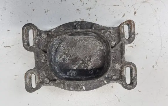 Audi A6 S6 C6 4F Engine mounting bracket 4B0199335L