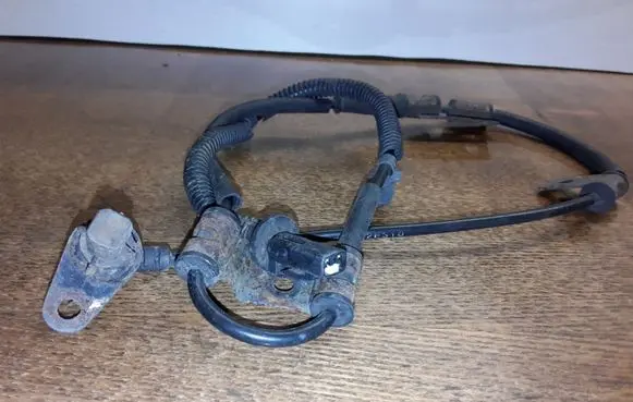 Hyundai Tucson JM ABS brake wheel speed sensor 956702E310 956702E