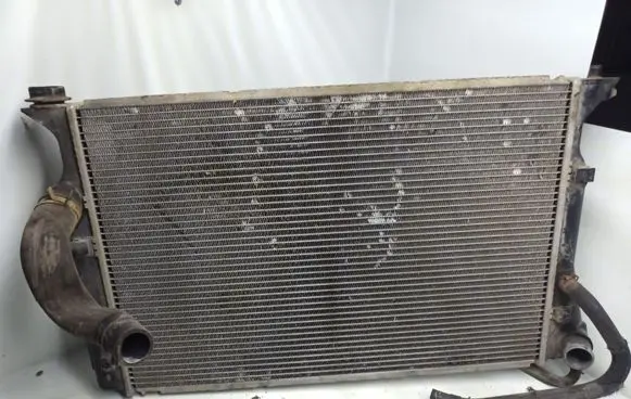 Toyota Avensis T250 Coolant radiator