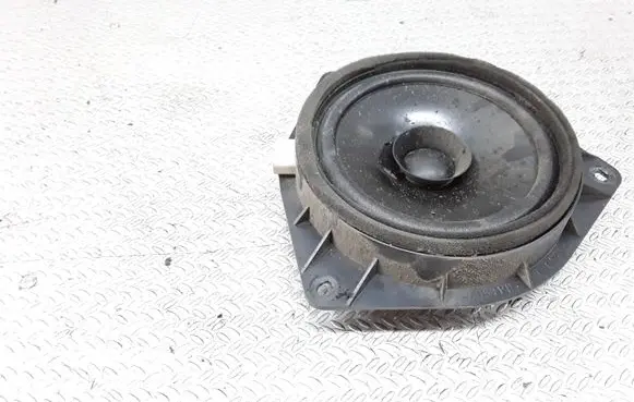 Toyota Corolla Verso E121 Rear door speaker 8616044130