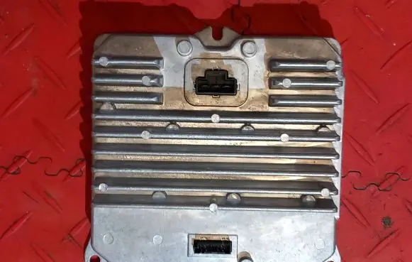 BMW 5 G30 G31 Engine control unit/module 8ES01101910 1525528909 9330190