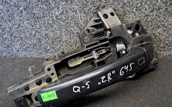 Audi Q5 SQ5 Front door exterior handle 8T0837886A 8T2837886A