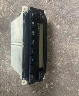 Volkswagen PASSAT B5 Climate control unit 5HB00761700