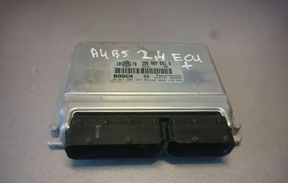 Audi A4 S4 B5 8D Engine control unit/module 3B0907551Q 0261206387