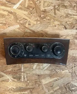 Mercedes-Benz C W203 Climate control unit A2038304085 G222662 F011500039