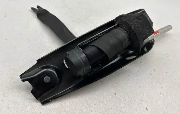 Volvo V70 Front seatbelt 615309400C 6258697
