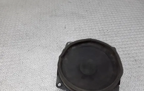 Mitsubishi Pajero Sport I Rear door speaker MR142014