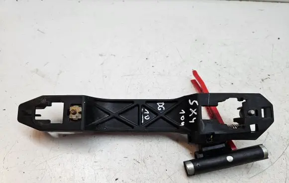 Suzuki SX4 Rear door exterior handle/bracket 