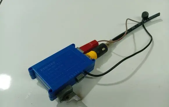 Renault Laguna II Antenna control unit 8200002584