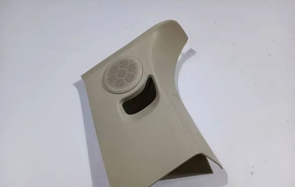 (D)pillar trim (top)