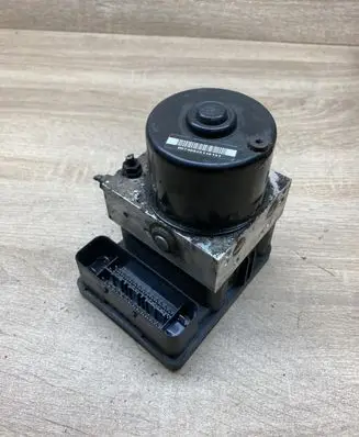 Volkswagen Golf V ABS Pump 1K0907379K 1K0614517H