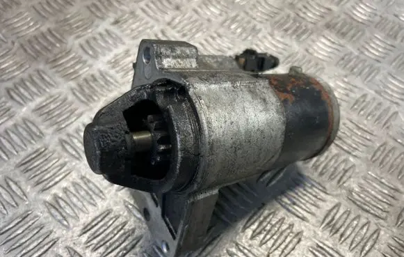 Peugeot 5008 Starter motor 7550017 M000T32271