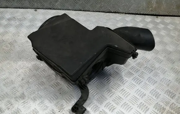 Ford Focus Air filter box AV619600BF 70646473 131311121620B