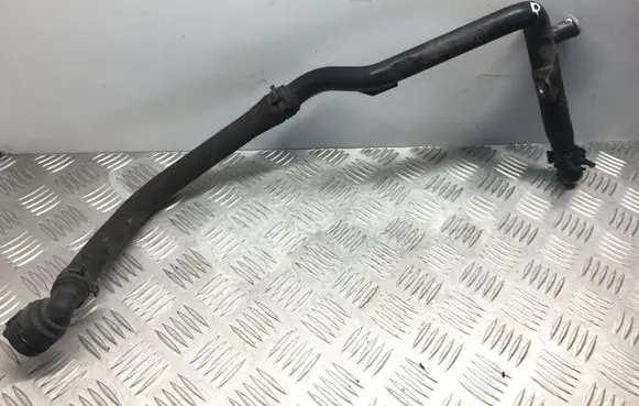 Volkswagen Tiguan Engine coolant pipe/hose 031121065T