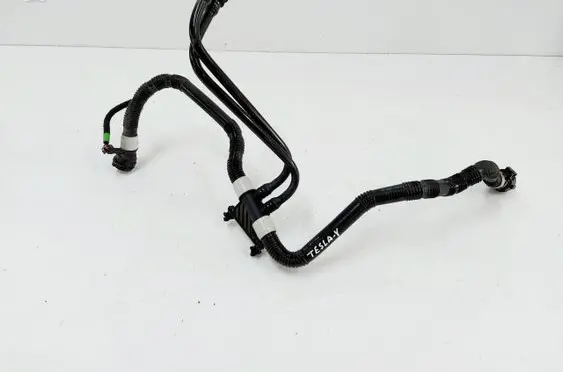 Tesla Model Y Engine coolant pipe/hose 164766500E