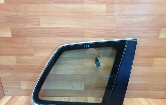 Volkswagen Touareg I Rear side window 7L6845298CA 7L6853382B 7L6845298