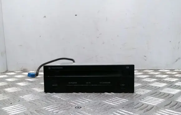 Volkswagen Golf IV CD/DVD changer 