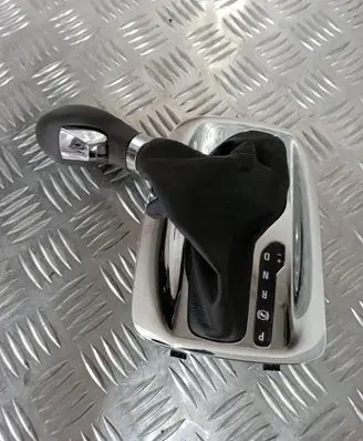 Opel Insignia A Gear shifter surround trim plastic 13252047 00035137 565537081