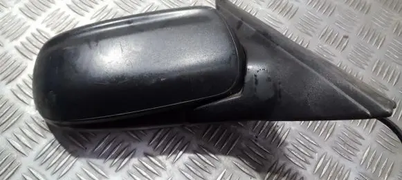 Mazda 626 Front door electric wing mirror E13010142