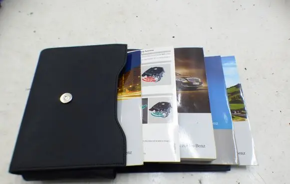Mercedes-Benz S W221 Owners service history hand book 