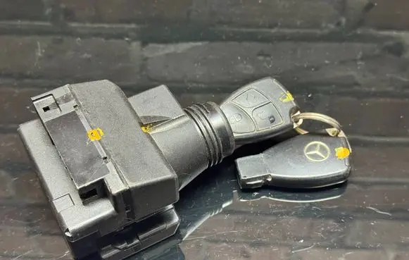Mercedes-Benz SL R230 Ignition lock 2305451108 33001308 3000901521606104
