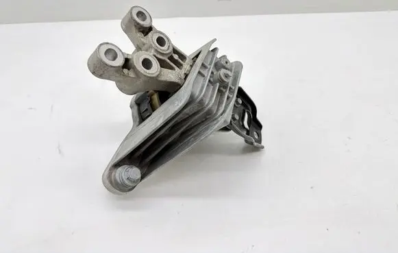 Chrysler Pacifica Engine mount bracket P68224746AD D068623618 68224746AD