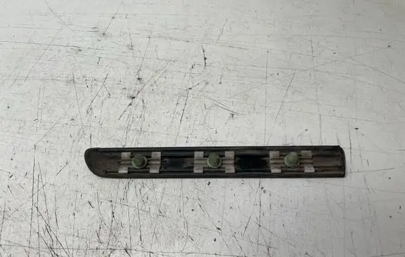 BMW 3 E46 Fender trim (molding) 8208448