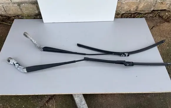 Peugeot Boxer Front wiper blade arm 