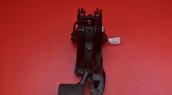 Skoda Octavia Mk3 (5E) Accelerator throttle pedal 5Q1723058BN