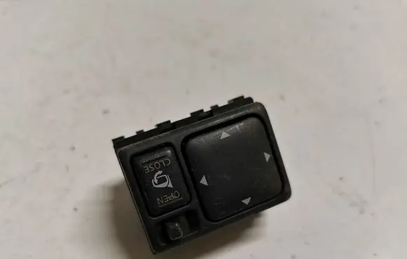 Nissan X-Trail T30 Wing mirror switch