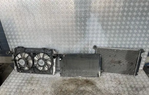 Toyota Corolla Verso AR10 Radiator set 