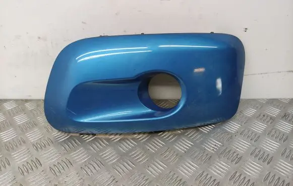 Citroen C3 Picasso Front fog light trim/grill 9681801677