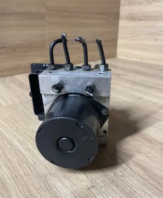 Skoda Fabia Mk2 (5J) ABS Pump 6R0614517B 0265950689 0265204575